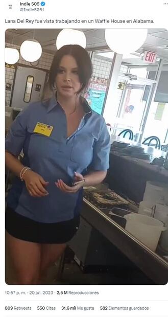 Lana del Rey en un restaurante de waffles / Twitter