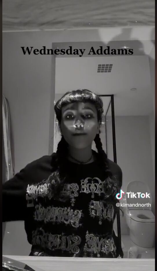Kim Kardashian y su hija North se suman a la tendencia de TikTok con el baile de "Merlina"