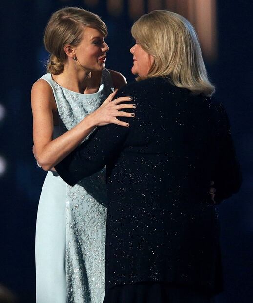 Taylor Swift comparte terrible noticia sobre su mamá: volvió el cáncer 