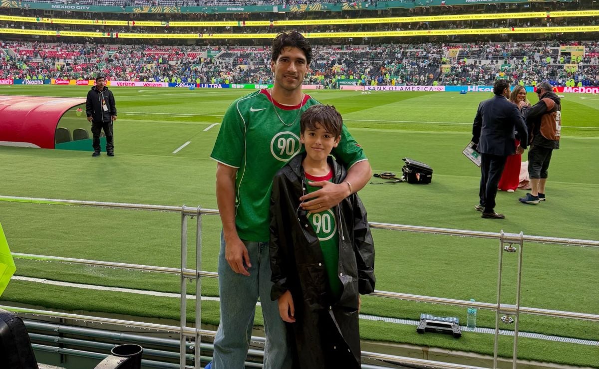 Gabriel Rojo de la Vega y su hijo. (Foto: Instagram)