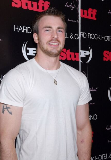 Este es el significado de los tatuajes de Chris Evans