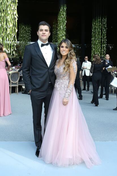Paulina Peña y Fernando Tena celebran 5 años de feliz noviazgo