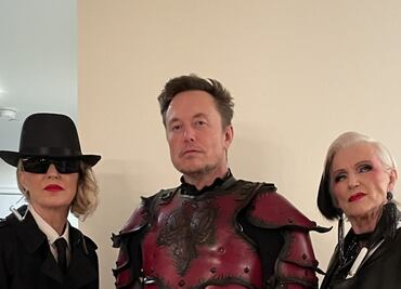 El costoso disfraz de armadura de Elon Musk para Halloween