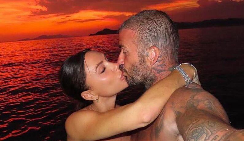 David Beckham comparte fotos inéditas de Victoria en su cumpleaños 50