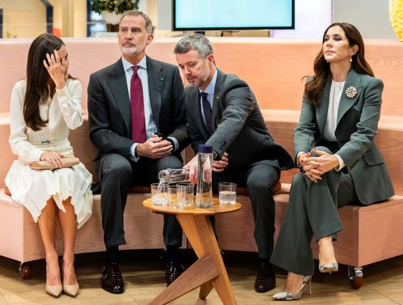 Letizia de España y el rey Felipe VI junto al príncipe heredero Federico y su esposa Mary de Dinamarca en el Centro de Arquitectura Danés en Copenhague / EFE
