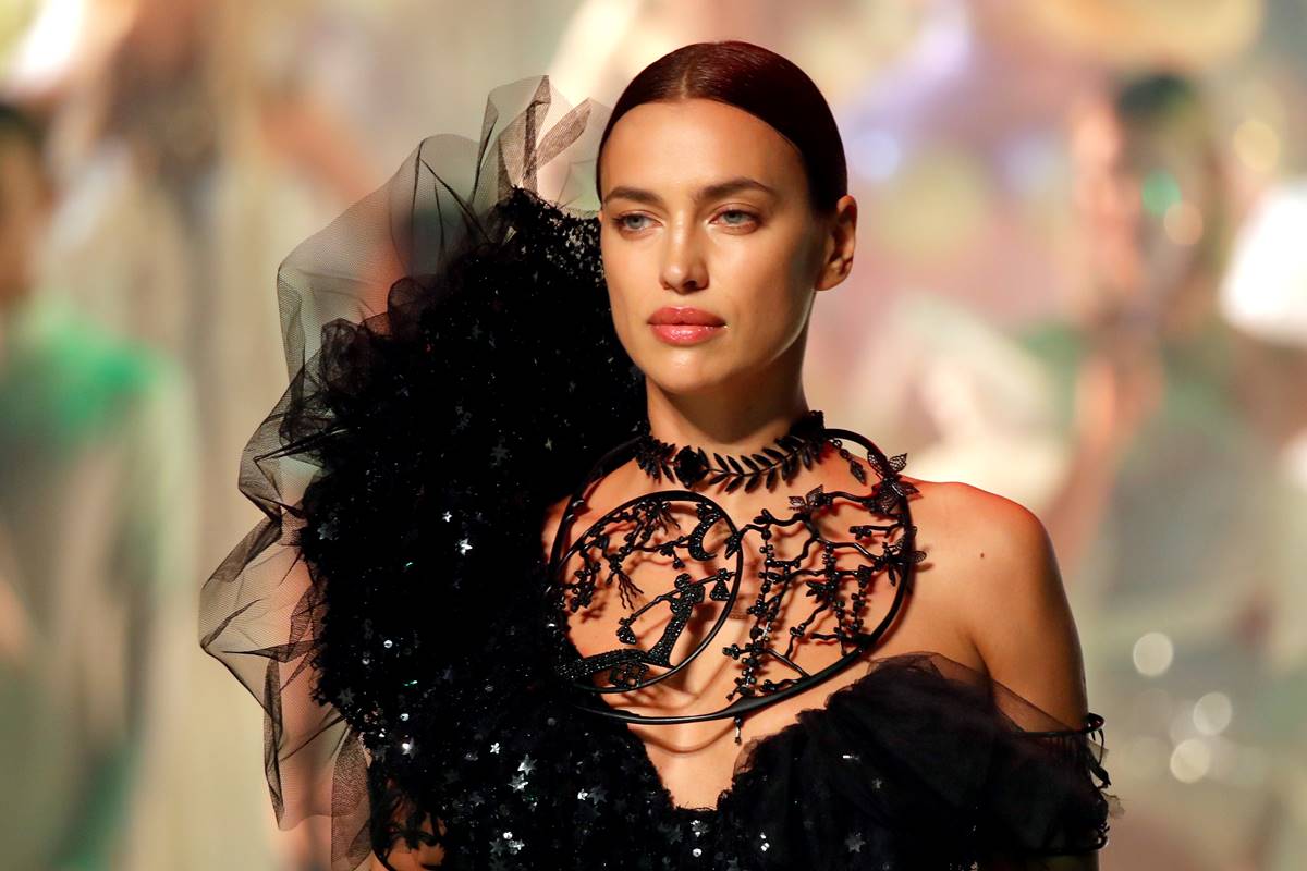 Irina Shayk narra lo difícil que ha sido su vida tras su separación de Bradley Cooper: "me estoy desmoronando"