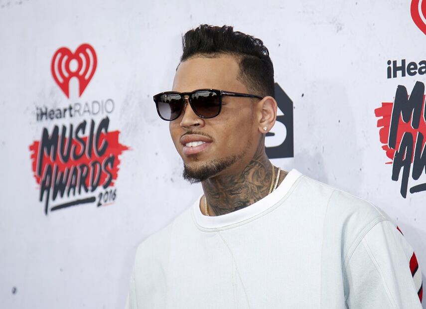 Chris Brown, ex de Rihanna, es arrestado por violación 