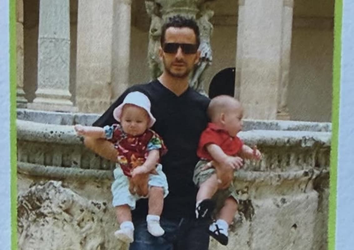 Oscar Madrazo con sus mellizos mellizos Anyk y Axel / Foto: Instagram