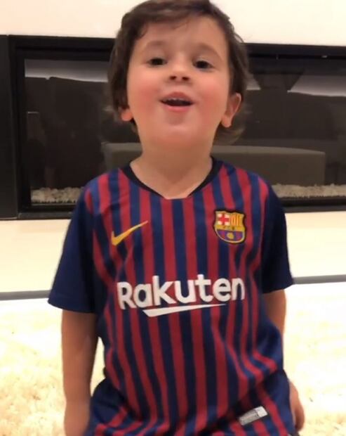El pequeño hijo de Leo Messi derrite las redes con una tierna canción