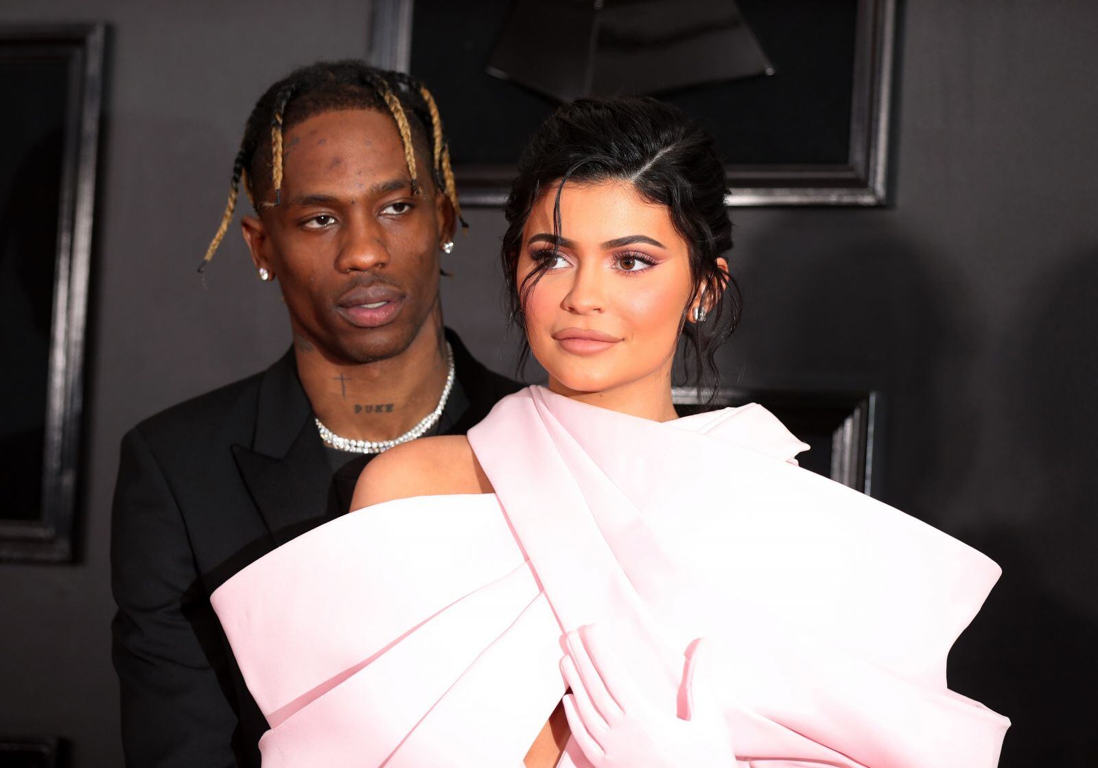 Travis Scott gastó cerca de 500 mil pesos en rosas para Kylie Jenner por su cumpleaños