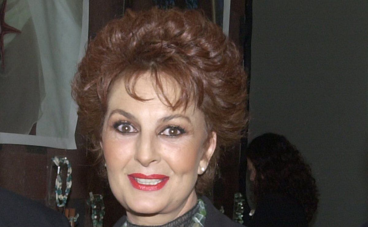 Talina Fernández se tatúa por primera vez a los 76 años, en vivo