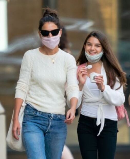 Suri, hija de Tom Cruise y Katie Holmes, ingresará a la universidad sin pedir la opinión del actor