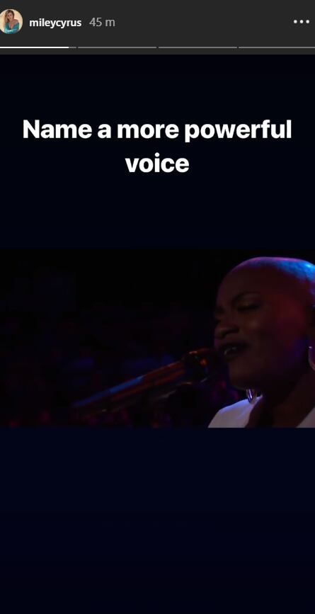 Miley Cyrus se despide de Janice Freeman, concursante en The Voice