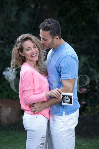 EN PORTADA: Christina Lima y Rogelio López BABY ON BOARD!