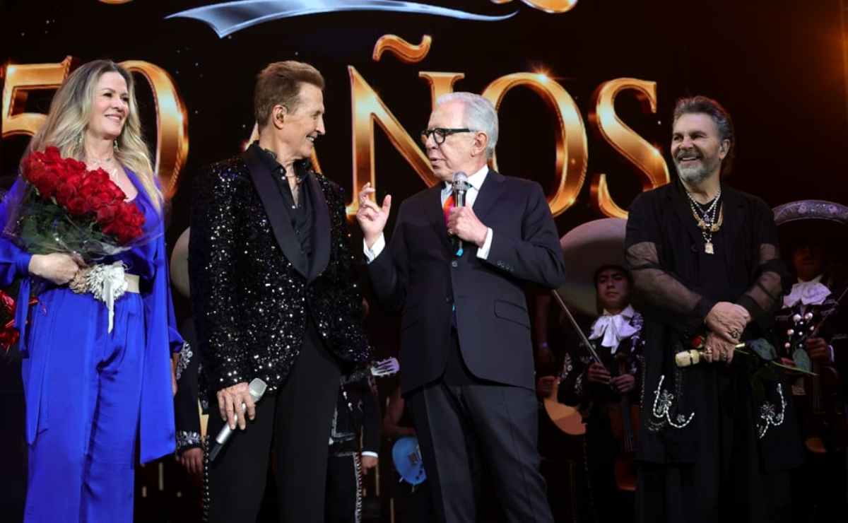 Rebeca de Alba, Emmanuel, Joaquín López-Dóriga y Mijares / Foto: Andre's Zavaleta