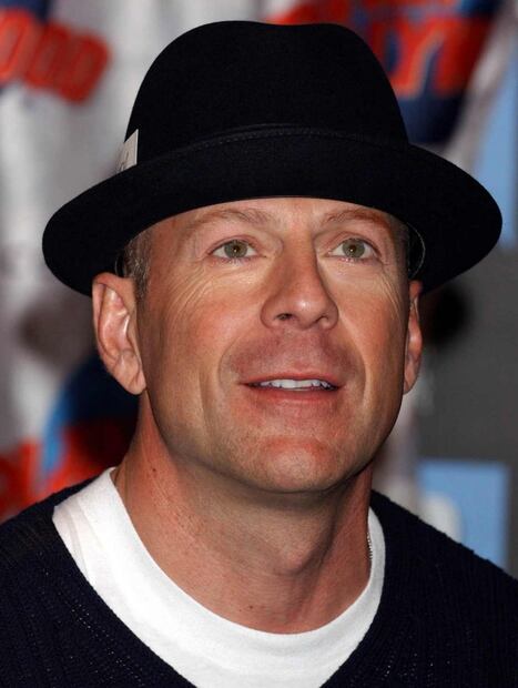 Bruce Willis vende sus casas para afrontar gastos tras diagnóstico de afasia 