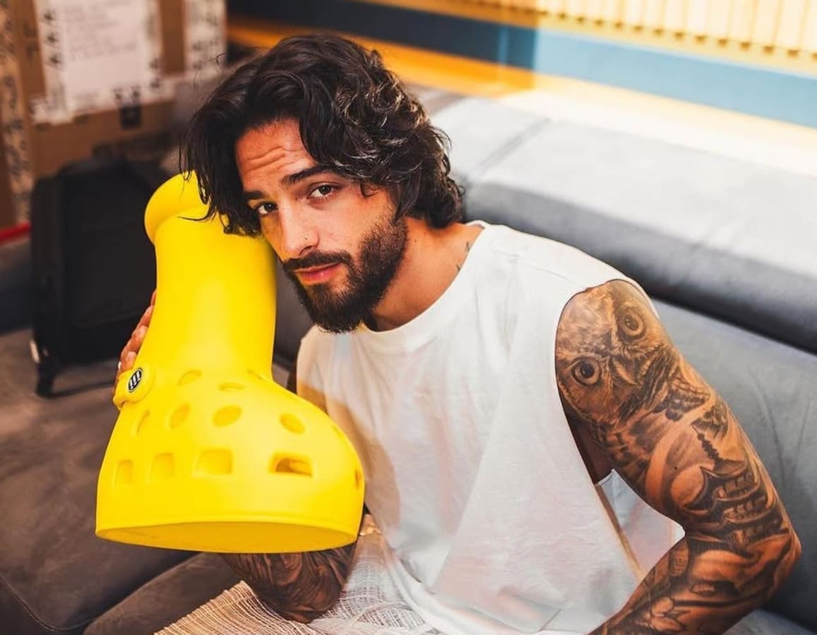 Maluma con las 'Crocs Big Yellow Boot' / Foto: Instagram