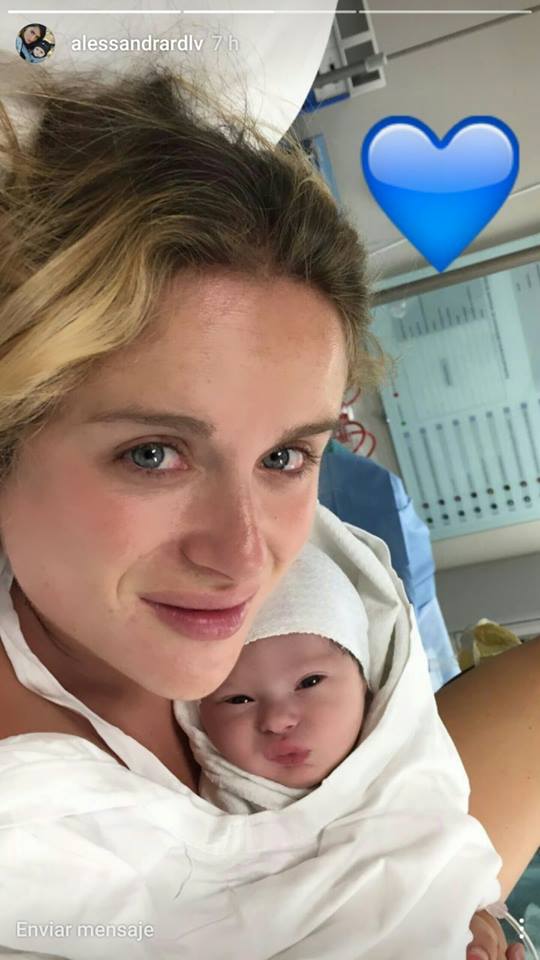 Ya nació el primer bebé de Gabriel Rojo de la Vega y Carlota Chacón