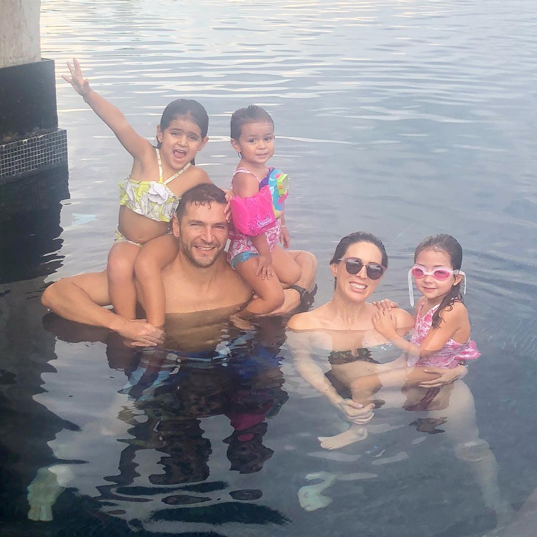 Video: Ultrasonido revela la primera sonrisa una de las gemelas de Jacky Bracamontes