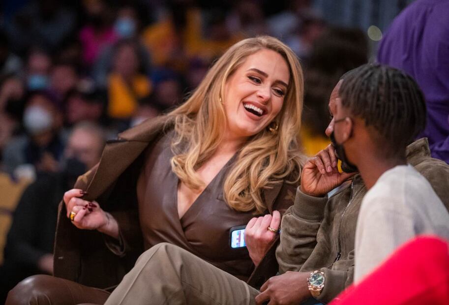 Adele, sexy en ropa ajustada de piel y abrigo Louis Vuitton en cita con su novio Rich Paul