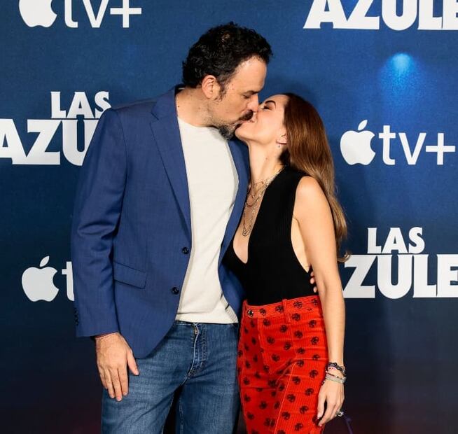 Fernando Rovzar y Bárbara Mori presentan la serie 'Las Azules' / Foto: EFE