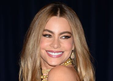 Sofía Vergara celebra 30 millones de seguidores con pose sexy y tankini verde limón