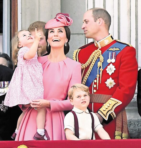 El príncipe William afirma que Lady Di sería una abuela de “pesadilla”