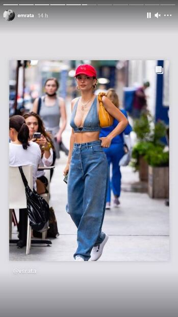 Emily Ratajkowski asombra con diminuto bra de mezclilla