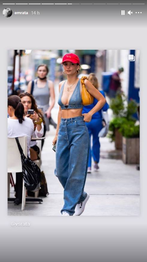 Emily Ratajkowski asombra con diminuto bra de mezclilla
