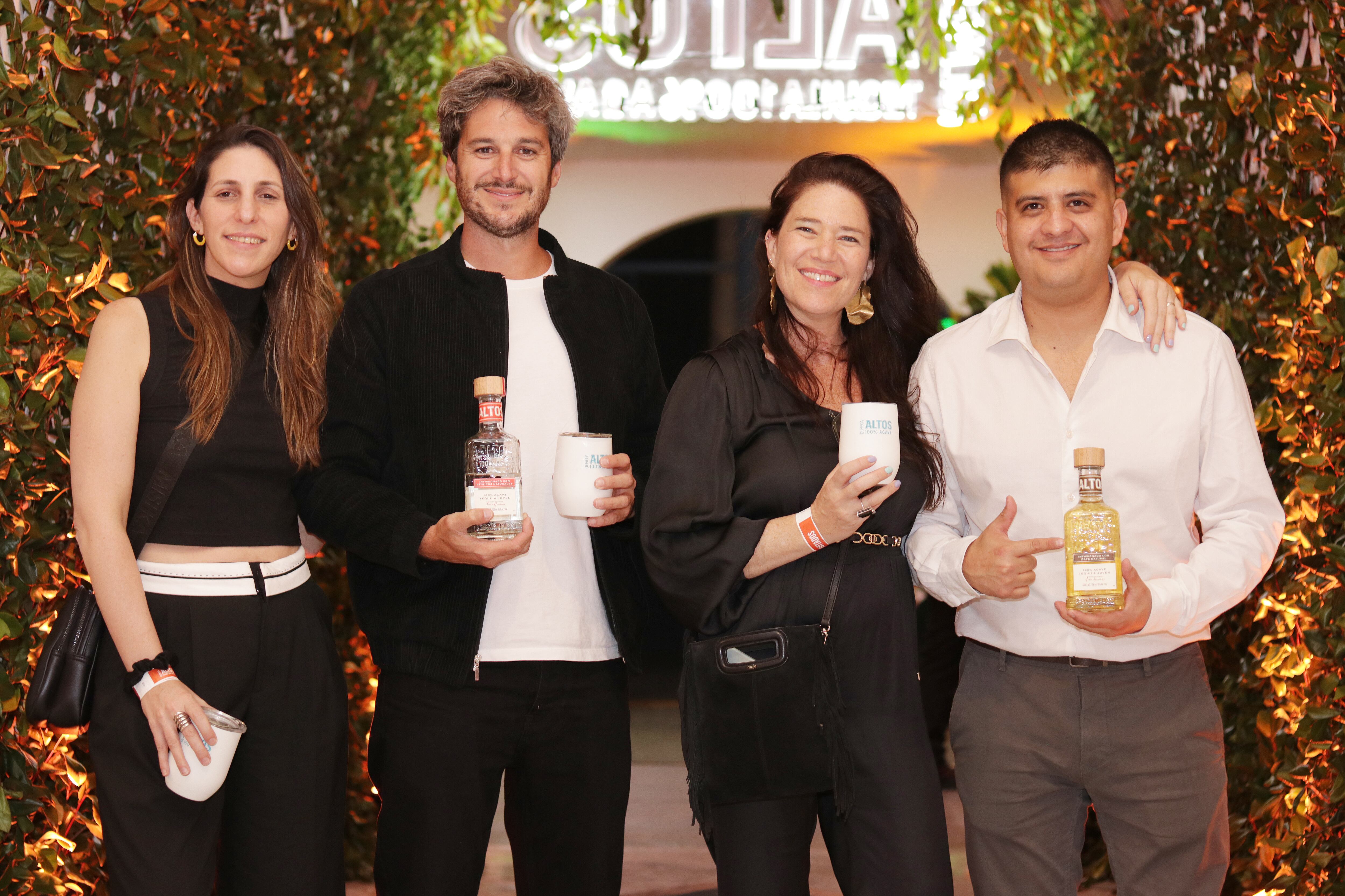 Julieta Margulis, Jaime Vidal, Denisse Orman e Israel Salgado. (Foto: Quadra Producciones)