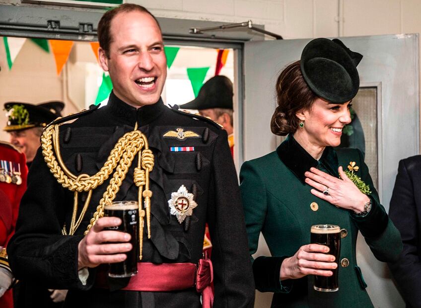 La primera visita oficial del príncipe William a París después de la muerte de Lady Di 
