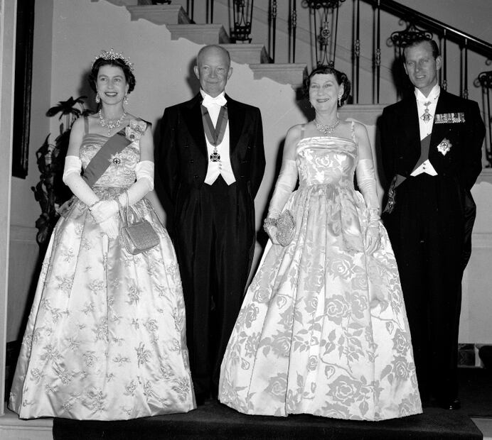 La receta favorita de Isabel II para preparar huevos revueltos reales
