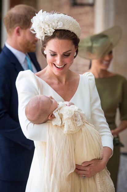 Las fotos oficiales del bautizo del príncipe Louis, ¡mira su tierna sonrisa!