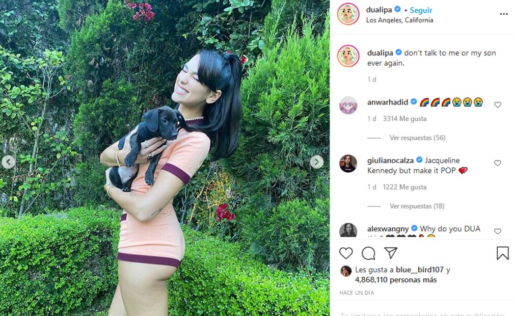 Dua Lipa conquista a millones con un short en color durazno