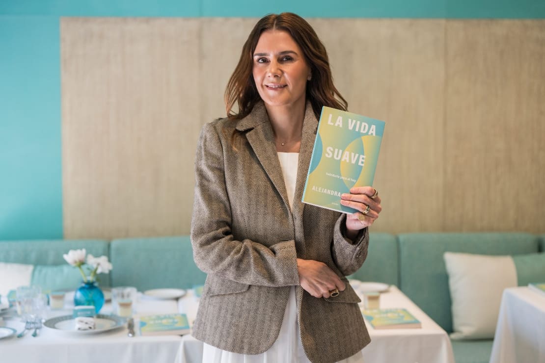 Alejandra Llamas presenta su libro ‘La vida suave’ en The Blue Box Café