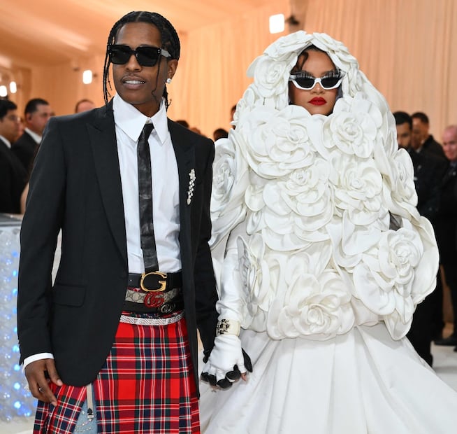 ¡Misterio resuelto! Revelan el nombre del bebé de Rihanna y A$AP Rocky