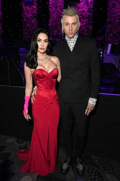 Megan Fox asistió a la fiesta de los Grammy con una muñeca rota y una conmoción cerebral