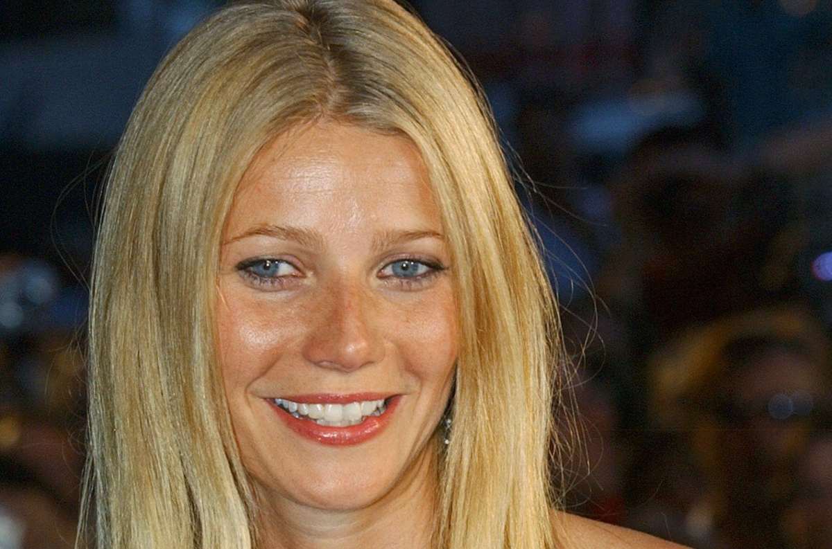 Gwyneth Paltrow cumple 50 años, desnuda y en color dorado