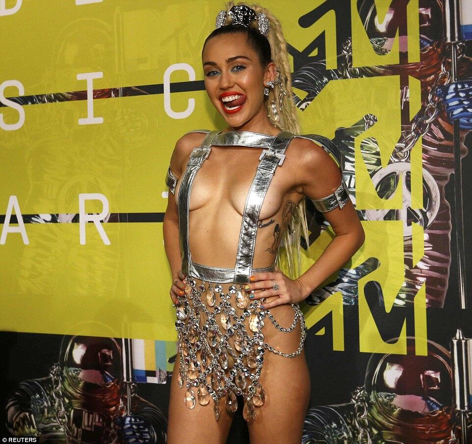 TOP 5: Las famosas más 'desvestidas' del 2015
