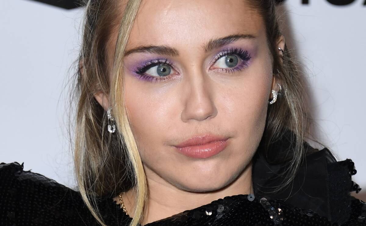 Miley Cyrus confiesa que recayó en el alcoholismo durante la pandemia