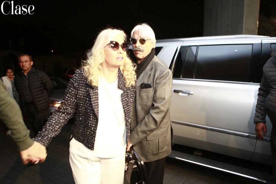 Carla Estrada desconsolada despide a su mamá Maty Huitrón