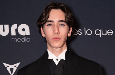 Axel Madrazo en los premios Aura 2025 / Foto: Instagram @aura_series