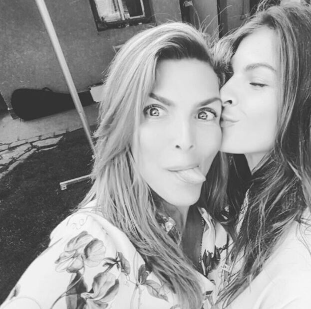 Los besos de amor de Montserrat Oliver y Yaya Kosikova
