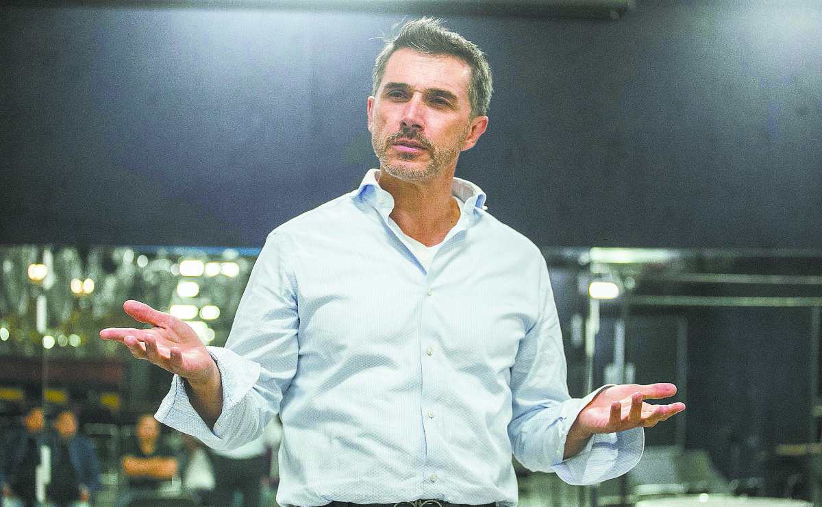 Sergio Mayer presume Doctorado Honoris Causa y le llueven críticas