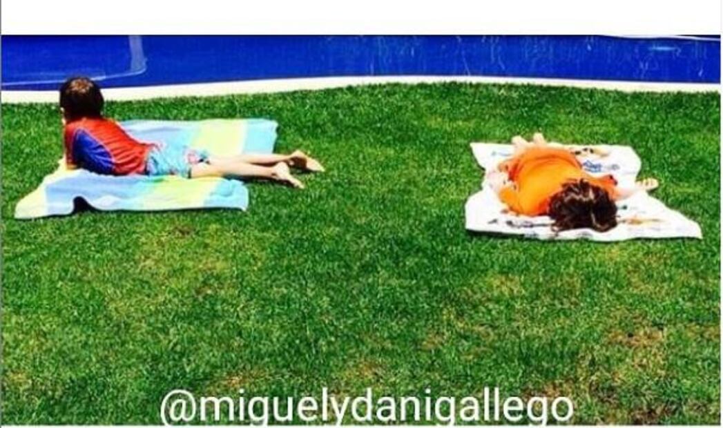 FOTO: Los hijos de Luis Miguel heredaron el gusto de descansar bajo el sol 
