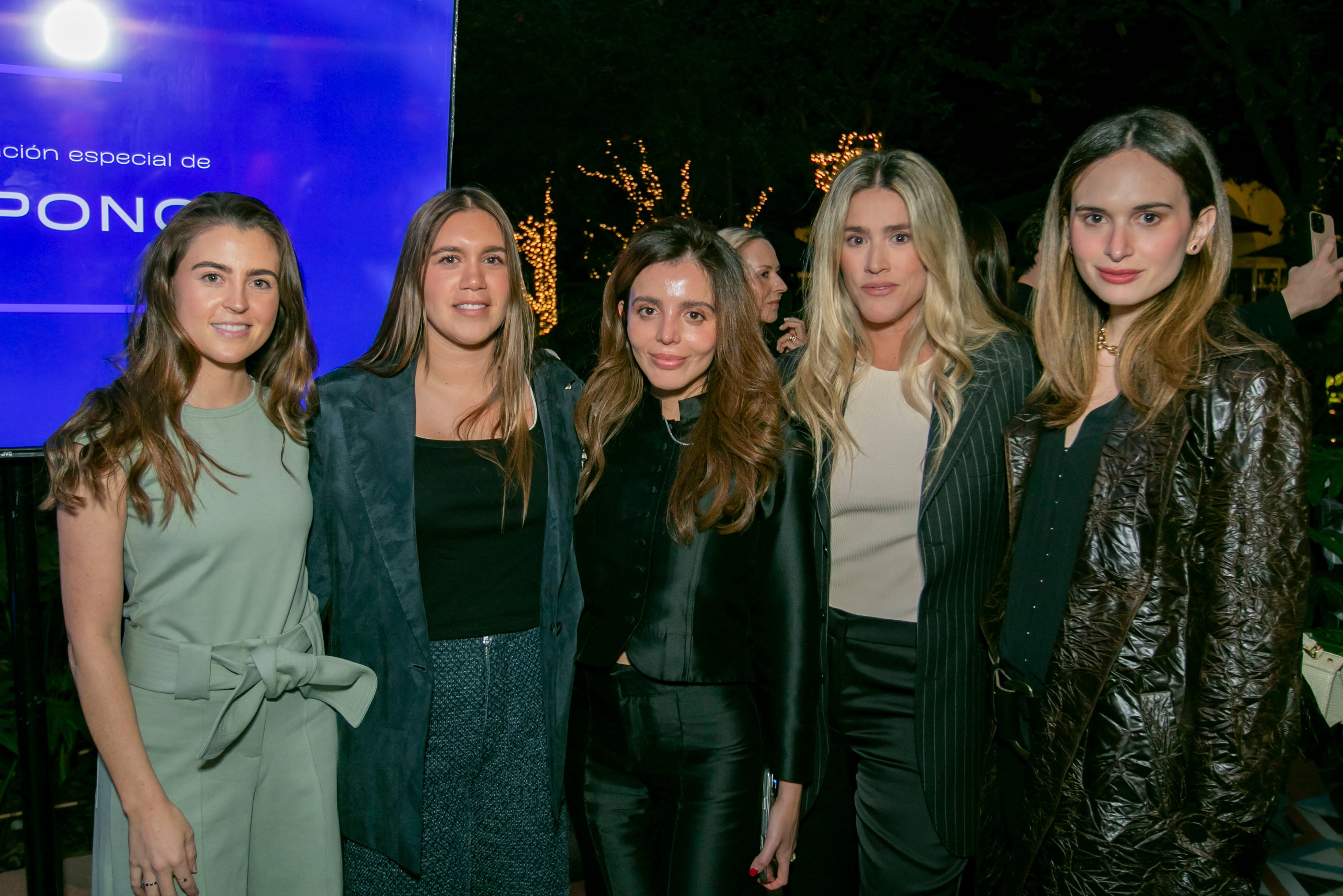 Tamara Hevia, Andrea Barba, Ana Acosta, Fer Millán y Sofía Espinosa. (Foto: Arturo Quintero)