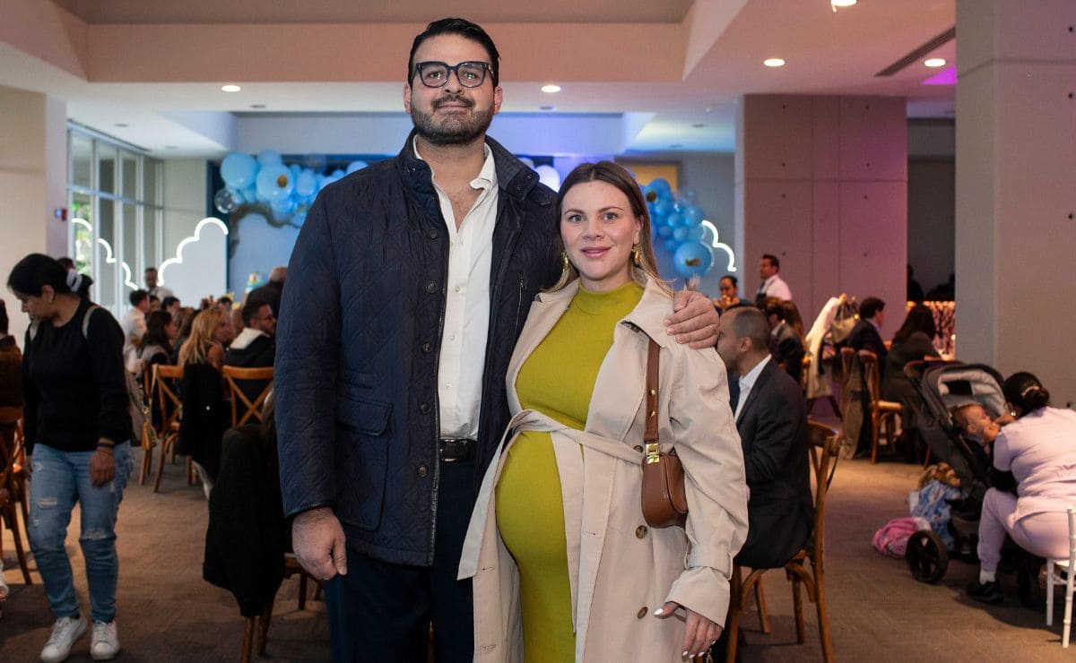 Gabriel Ealy y Valeria Navarro de Ealy en el bautizo de Enzo, hijo de Alejandro Etienne y Jessica Nassar / Foto: Esteban Torreblanca