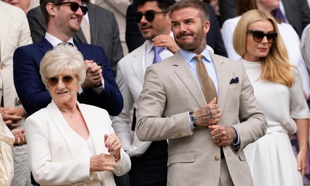 No es la primera vez que el futbolista demuestra lo mucho que disfruta la compañía de su mamá / Foto: AFP