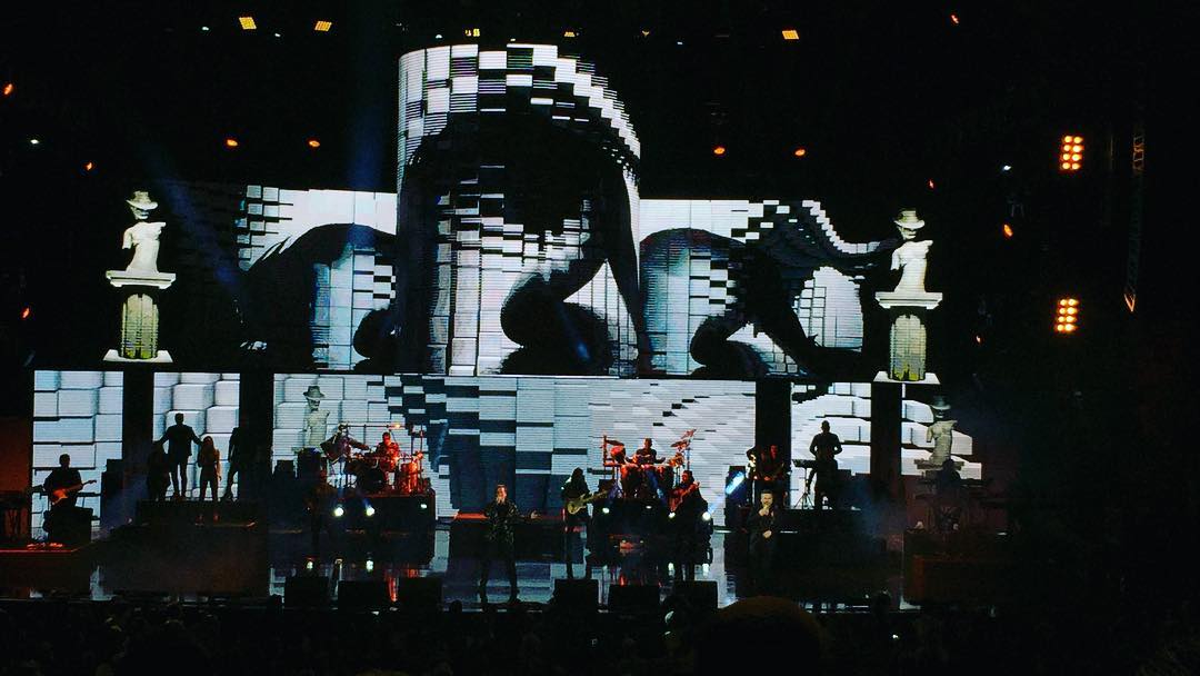 Arturo Elias Ayub y Rodrigo Herrera en el concierto de Mijares y Emmanuel 
