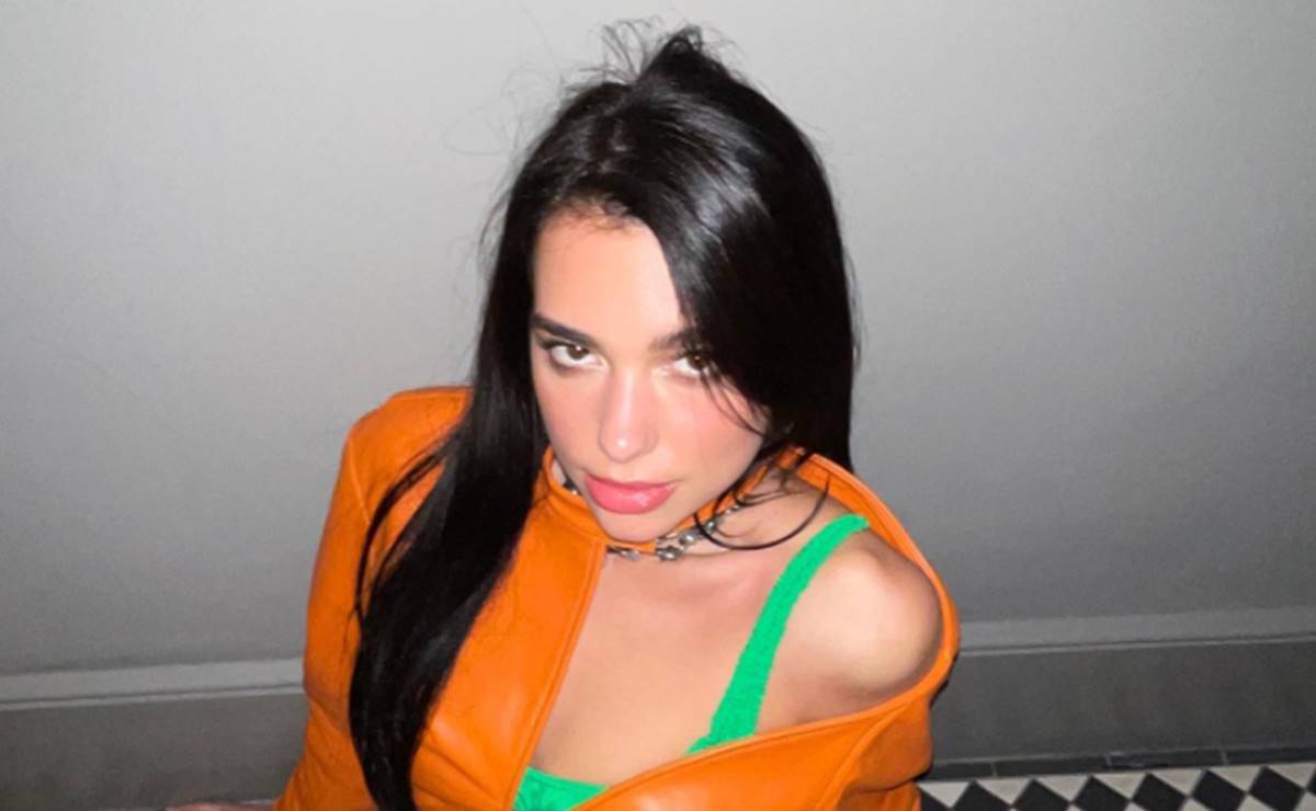 Dua Lipa se adelanta a la primavera con un mini bikini de crochet